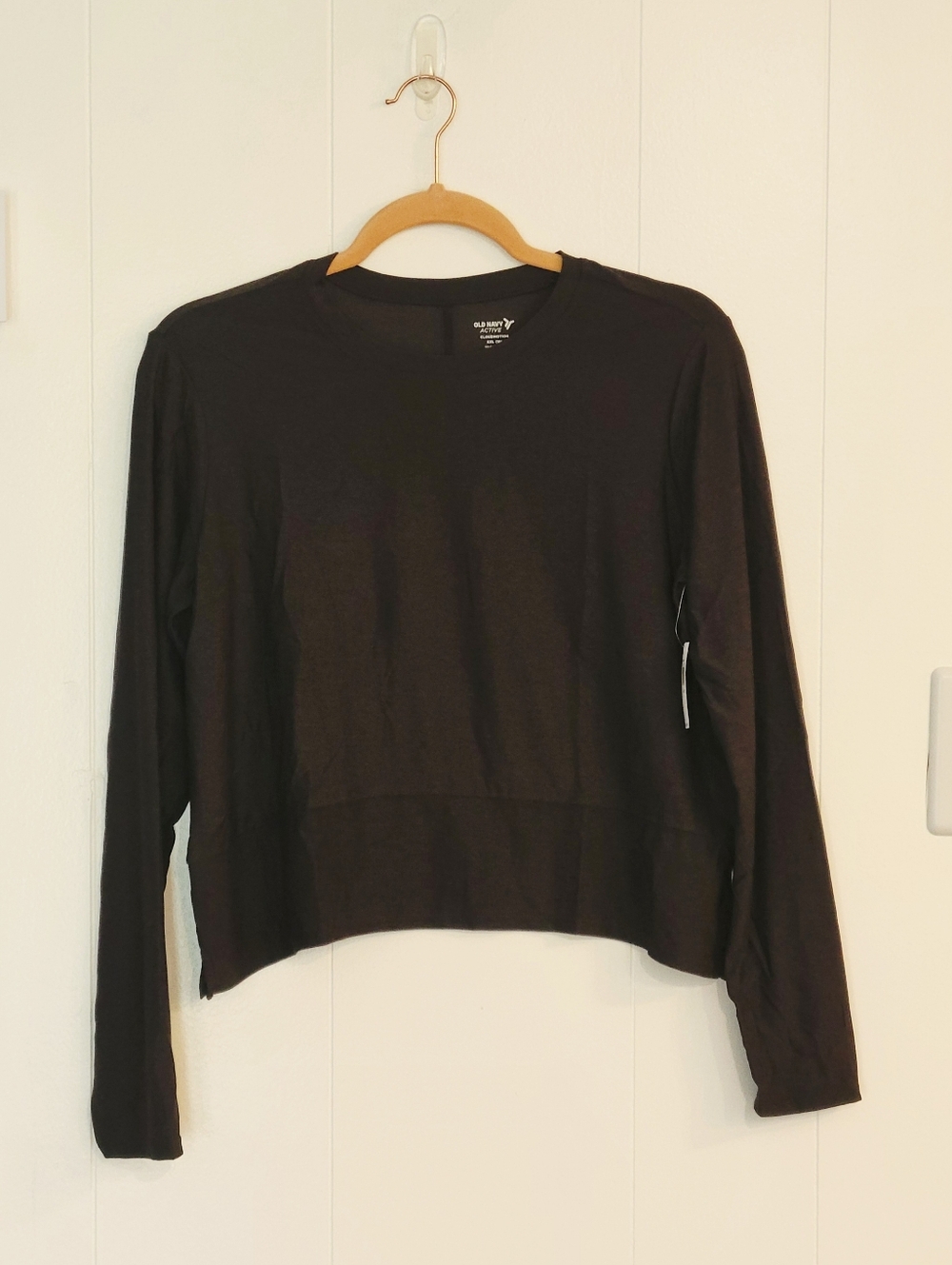 Old Navy Black Long-Sleeve Activewear Top